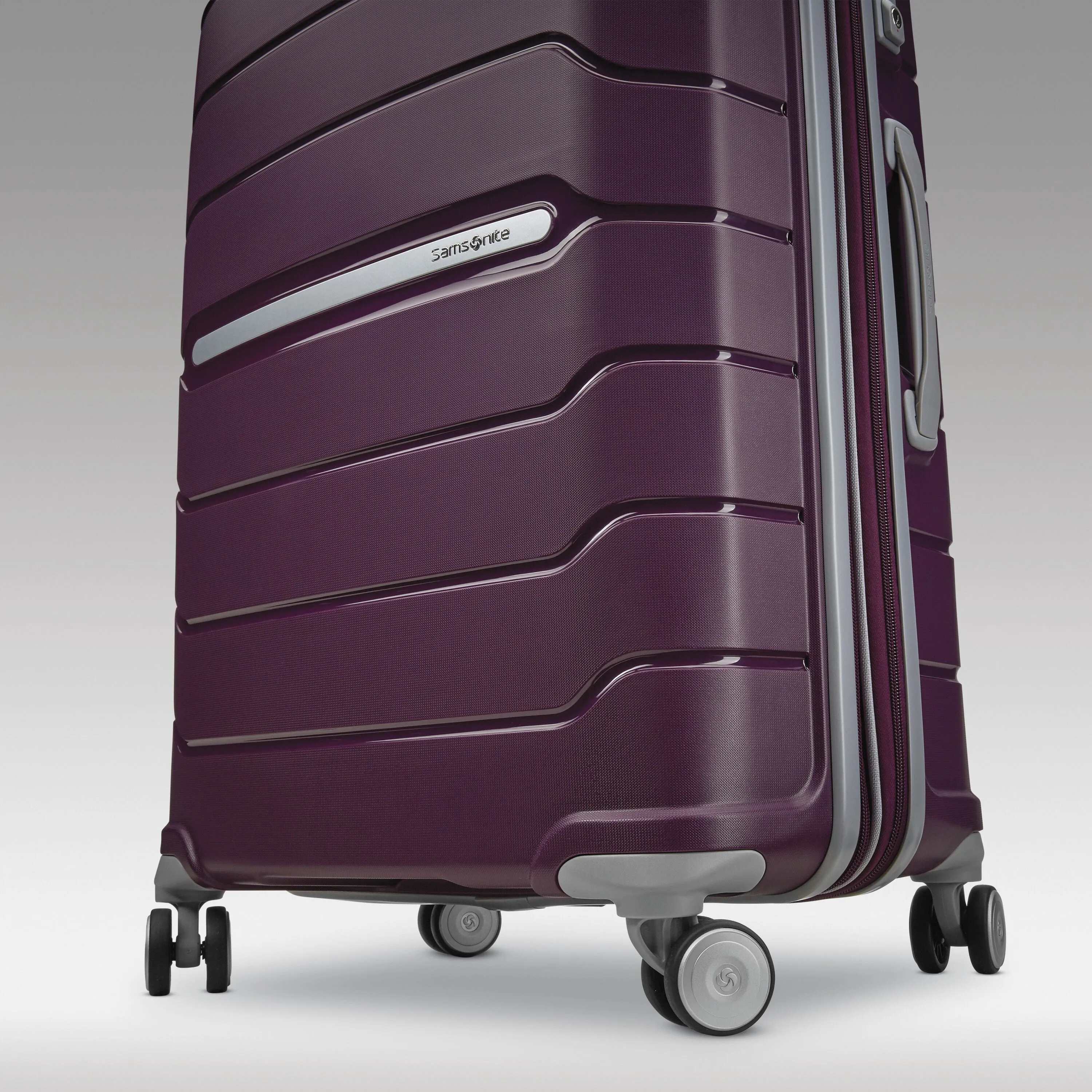 Samsonite Freeform 24" Hardside Spinner