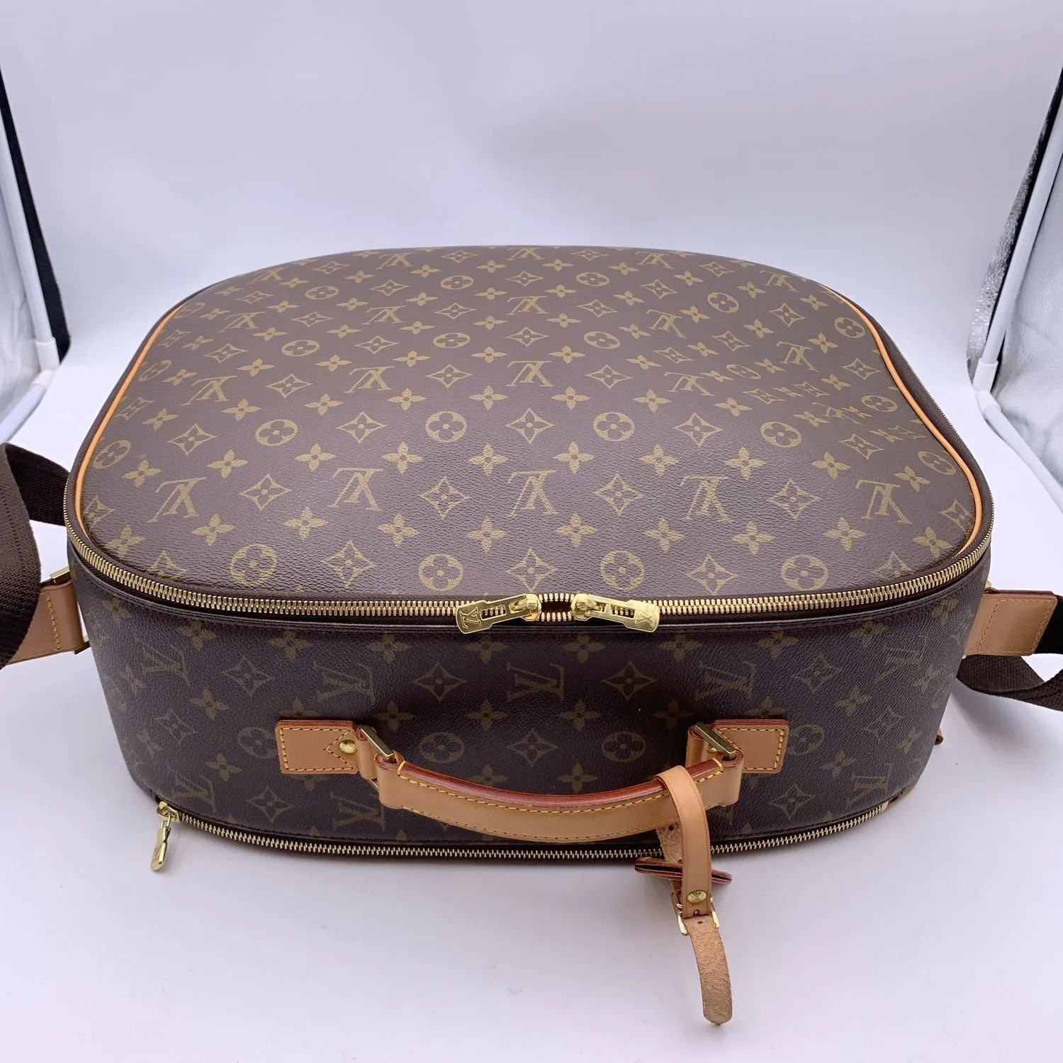 Trendy Inspired Louis Vuitton Monogram Canvas 2 Way Bandouliere Packall Travel Bag