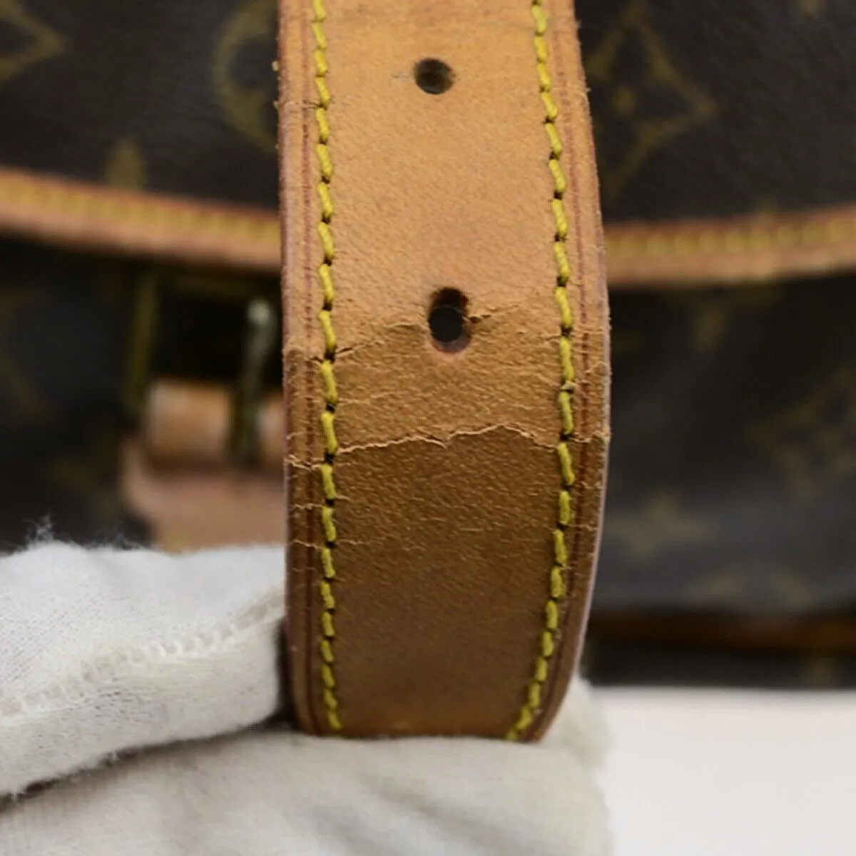 Trendy Inspired Louis Vuitton Saumur 35 Shoulder Bag